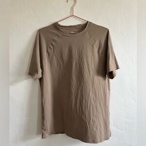 🤎 Men’s Alo Workout Tee 🤎